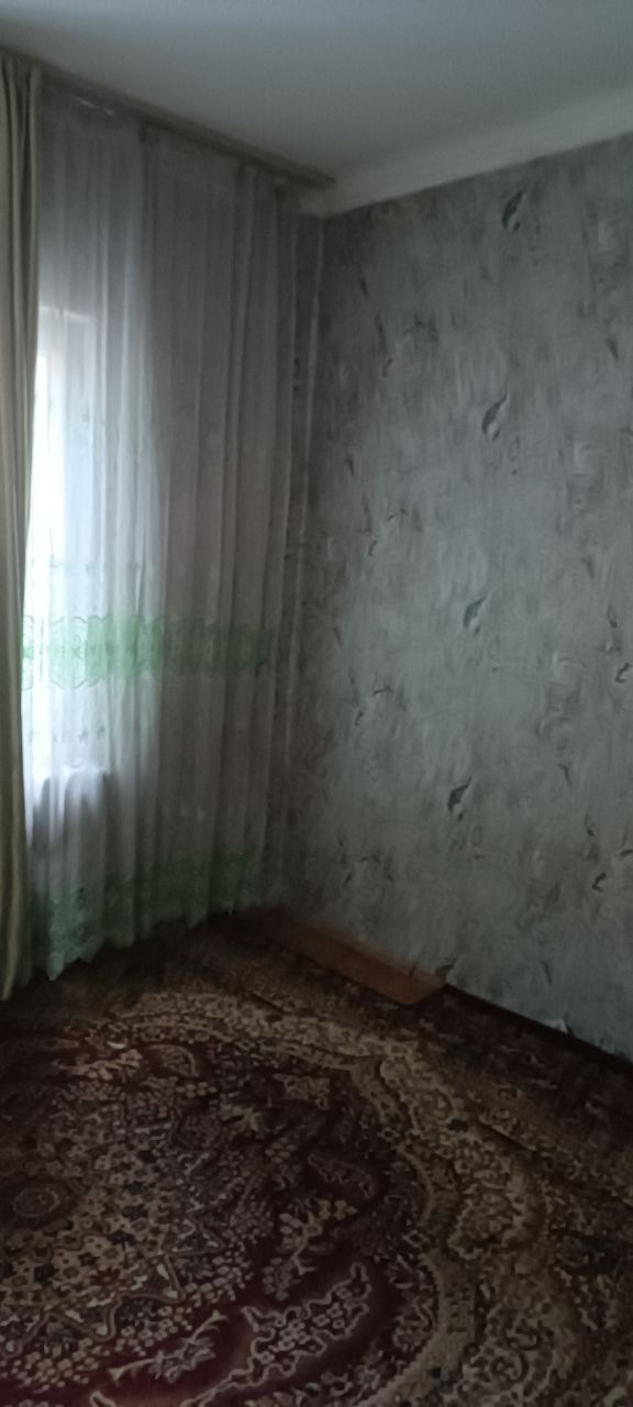 Srochno Arzon Uy yunusobod 19 kv 4 xona 1 etaj agarot padval bor