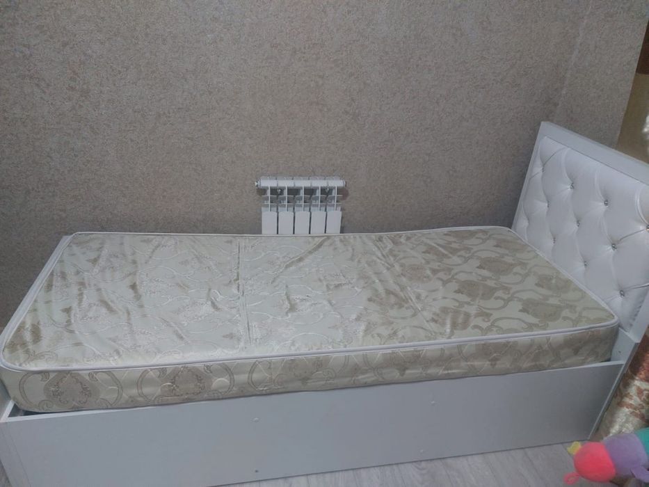 Диван сатылады 1 адамдык