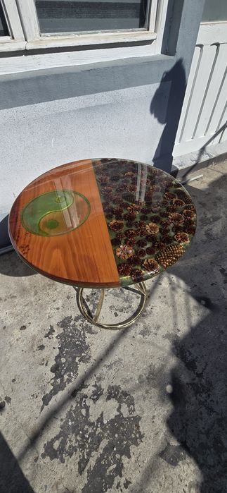 Vând Măsuță rășină- 60 cm diametru