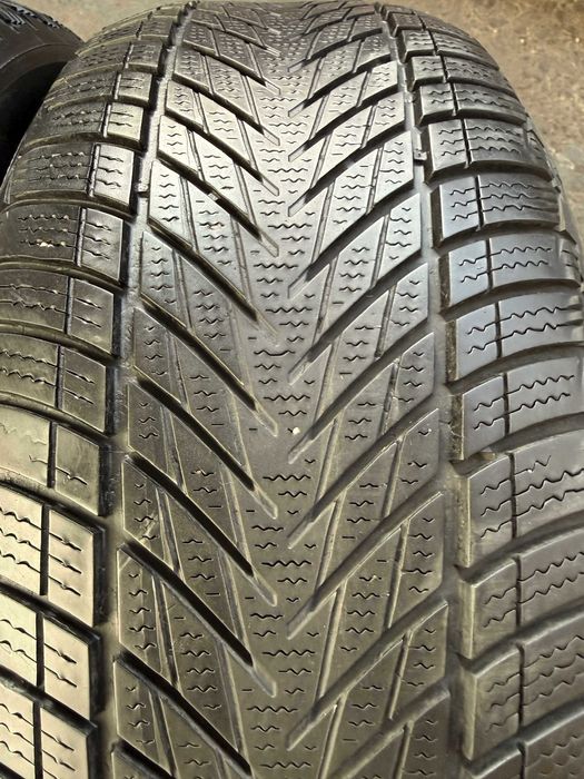 2x Anvelope Iarna 225/55 R17 - Goodyear Ultra Grip Performance 3