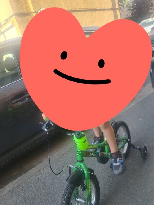 De vânzare mașinuța electrica de copi