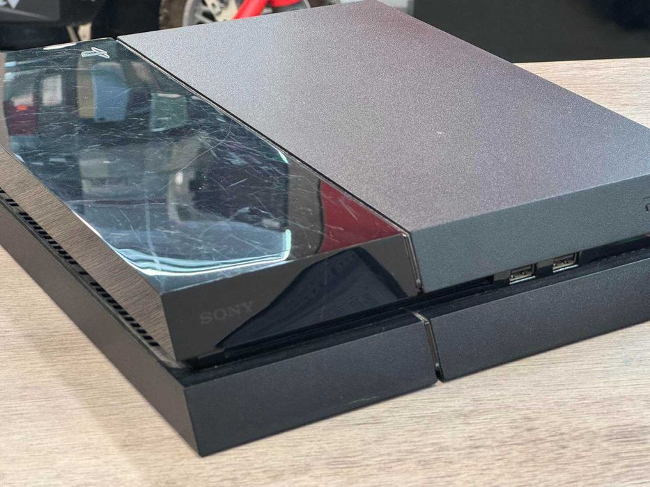 Playstation 4- 500GB с един контролер