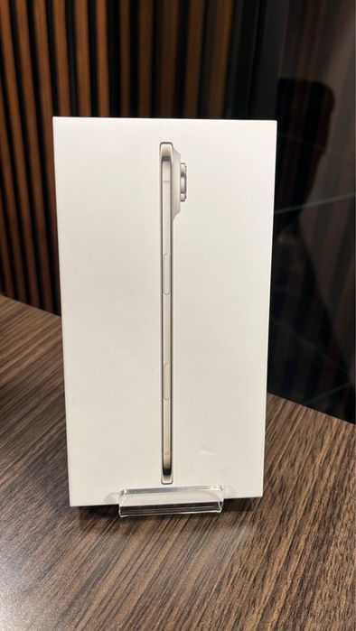 Чисто нов IPhone Air 256GB white gold