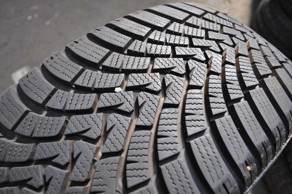 Anvelopa Iarna 255/55 R19 FALKEN Eurowinter HS01 SUV 111V