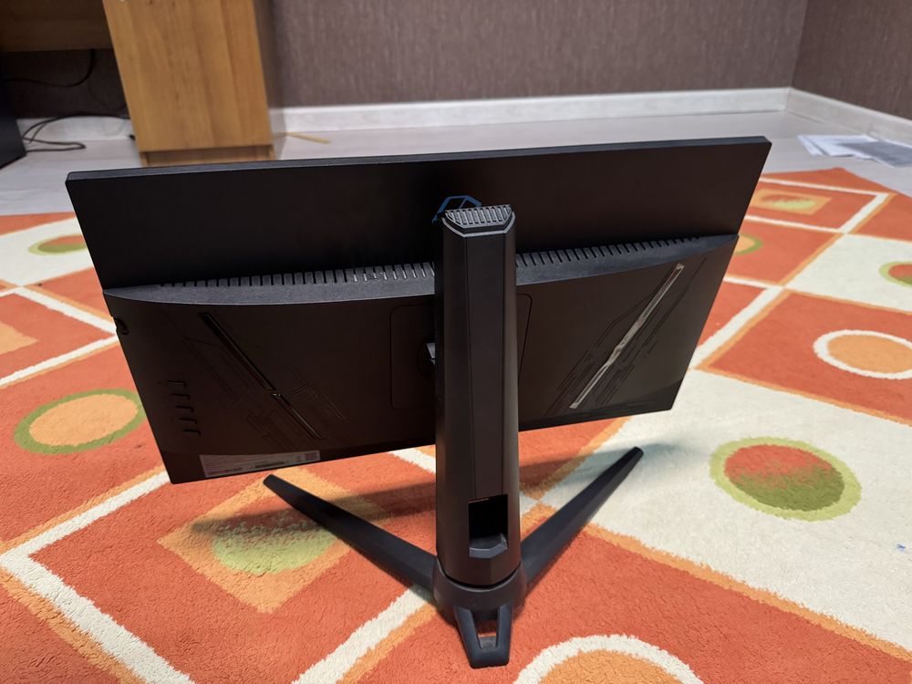 Монитор сатылады 144HZ