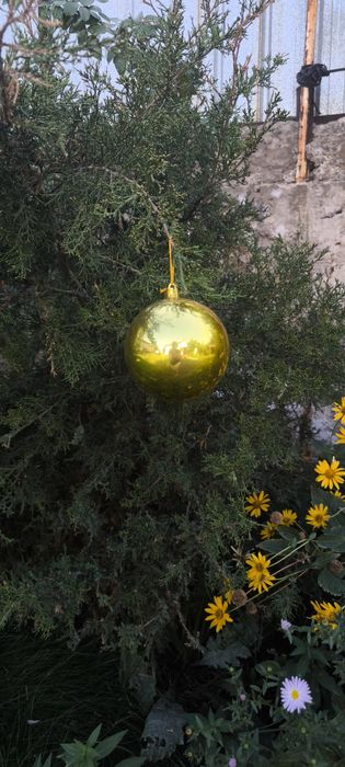 Ёлочные шары золотые