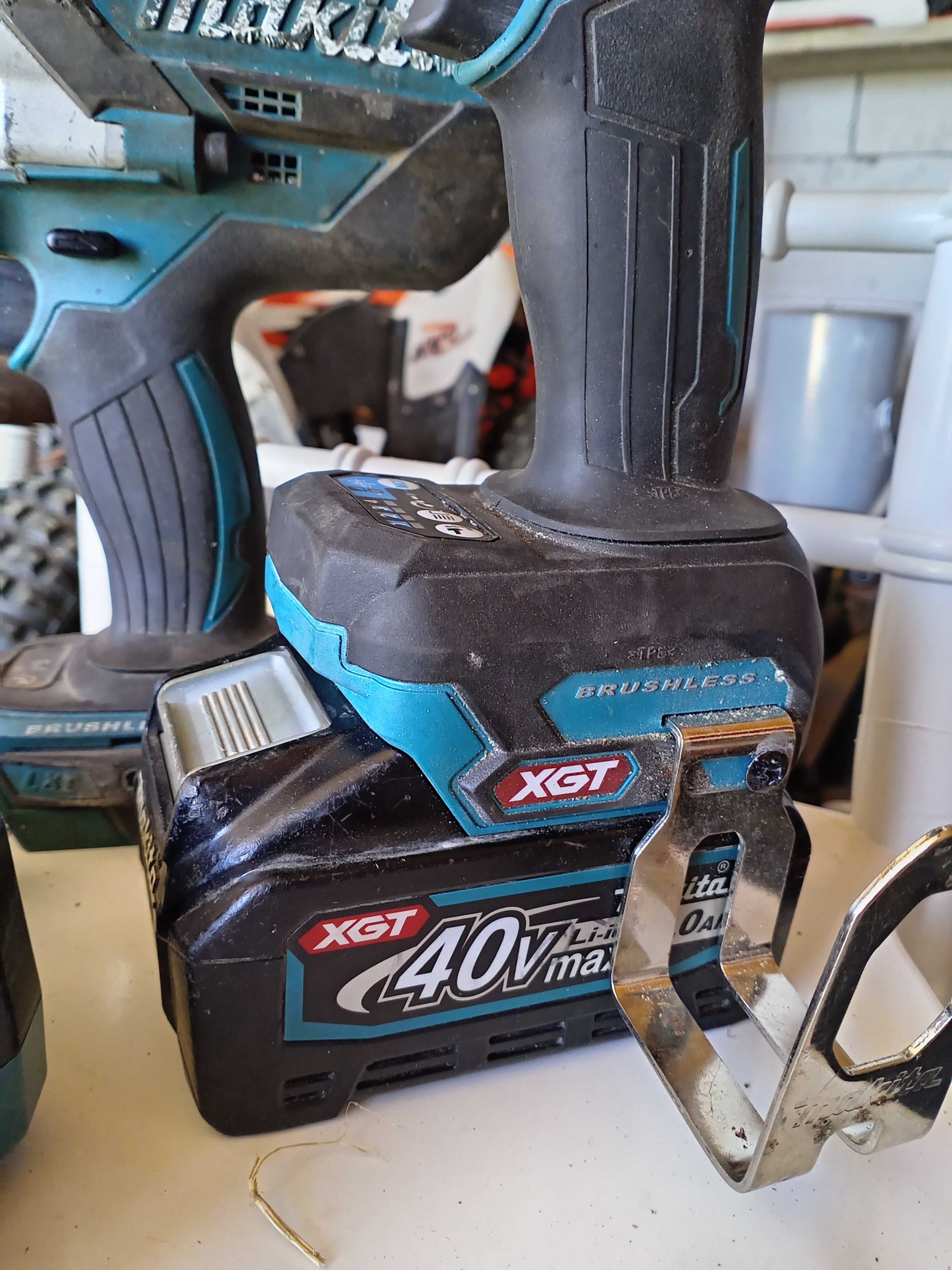 Makita pistoale de impact 1/2 + baterie  + încărcător