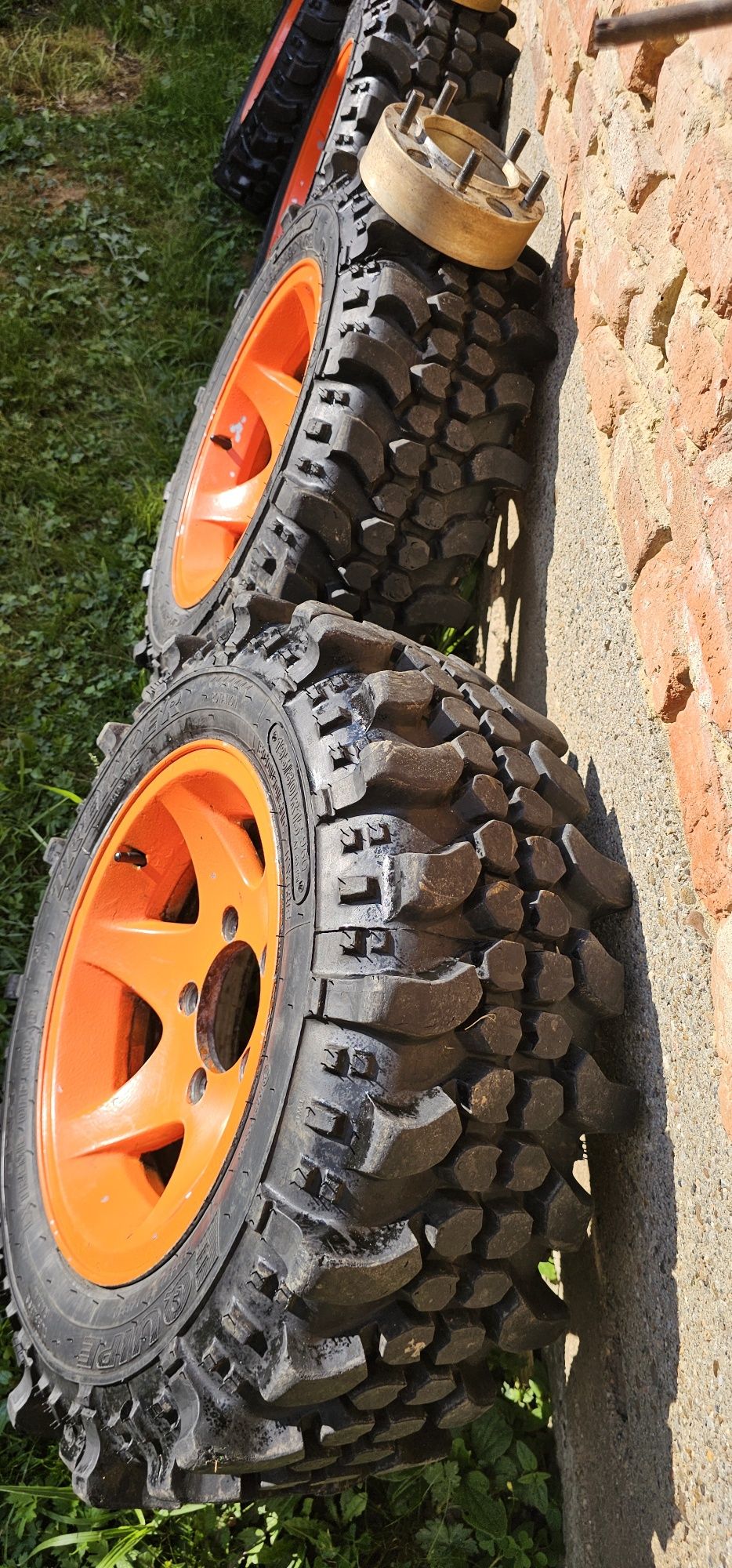 Jante suzuki vitara 195 80 r15 si distantiere 50 mm