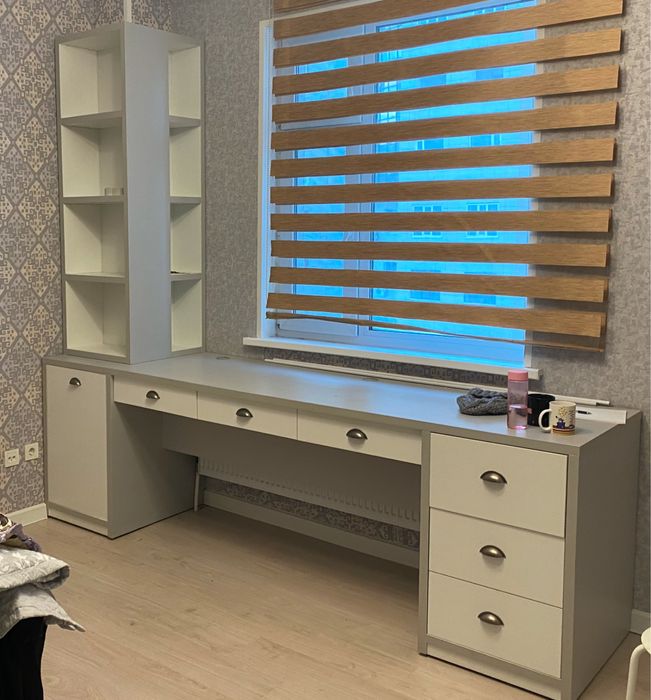 Стол (рабочая зона)