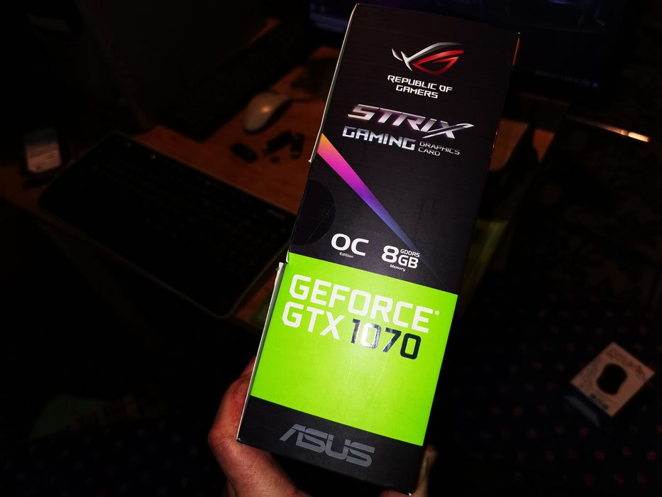 Placa video Asus rog strix  gtx 1070 oc