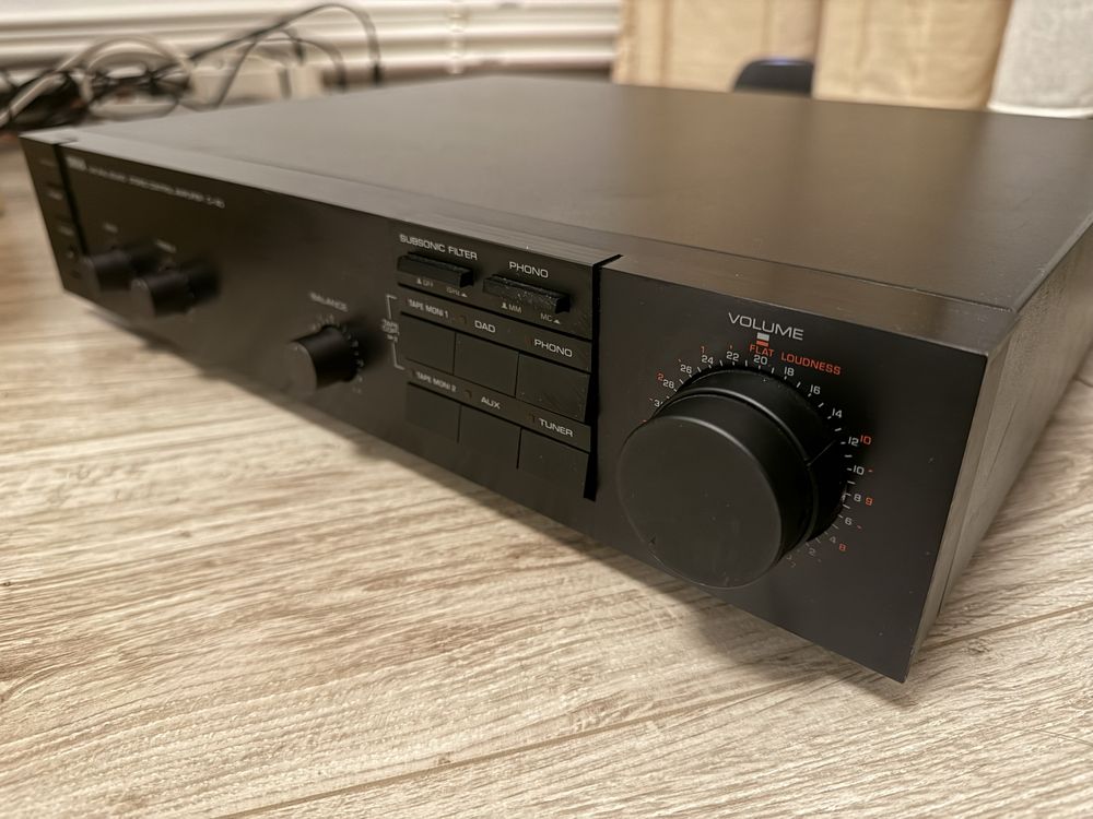 Preamplificator Yamaha C-40