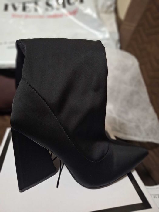 Чисто нови. НЕНОСЕНИ! Ботуши Gromexa 38