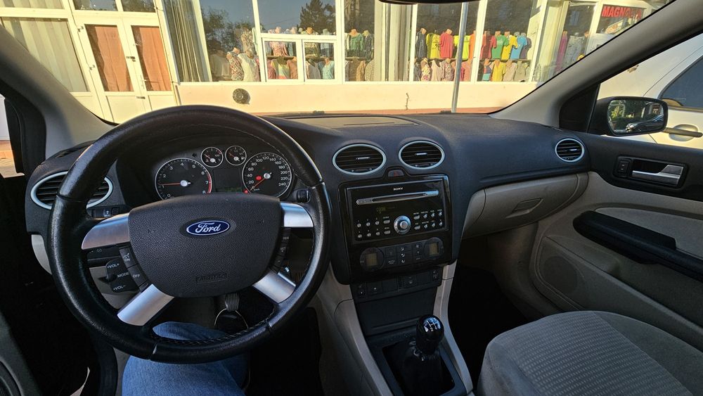 Ford Focus Ghia 2005