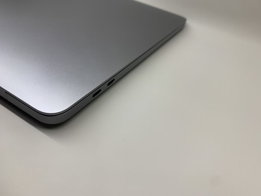 Mac book pro  13.3