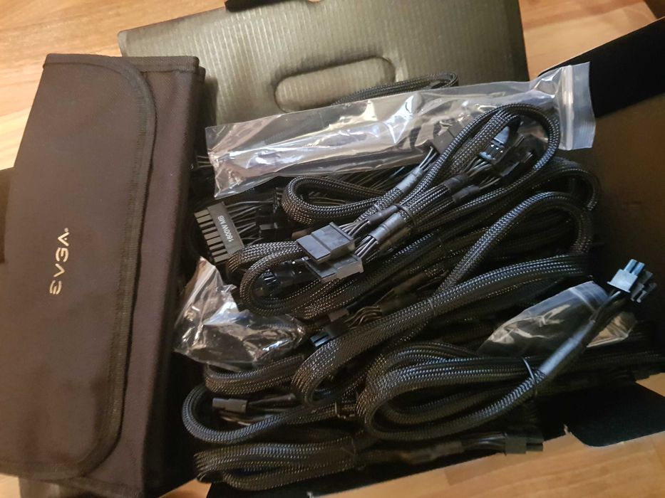 Захранвания EVGA SUPERNOVA P2 Platinum 1000W