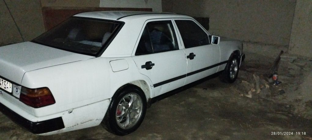 Mersdes w124 e230