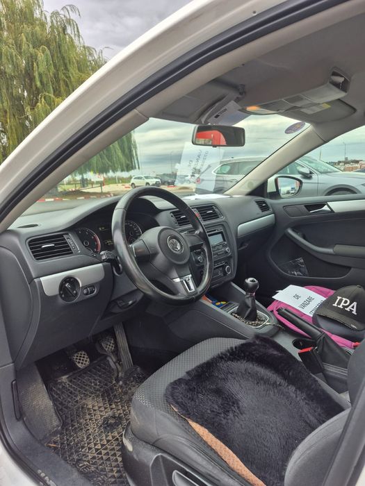 Vând vw jetta, an 2011,1.2 tsi,km 190000,