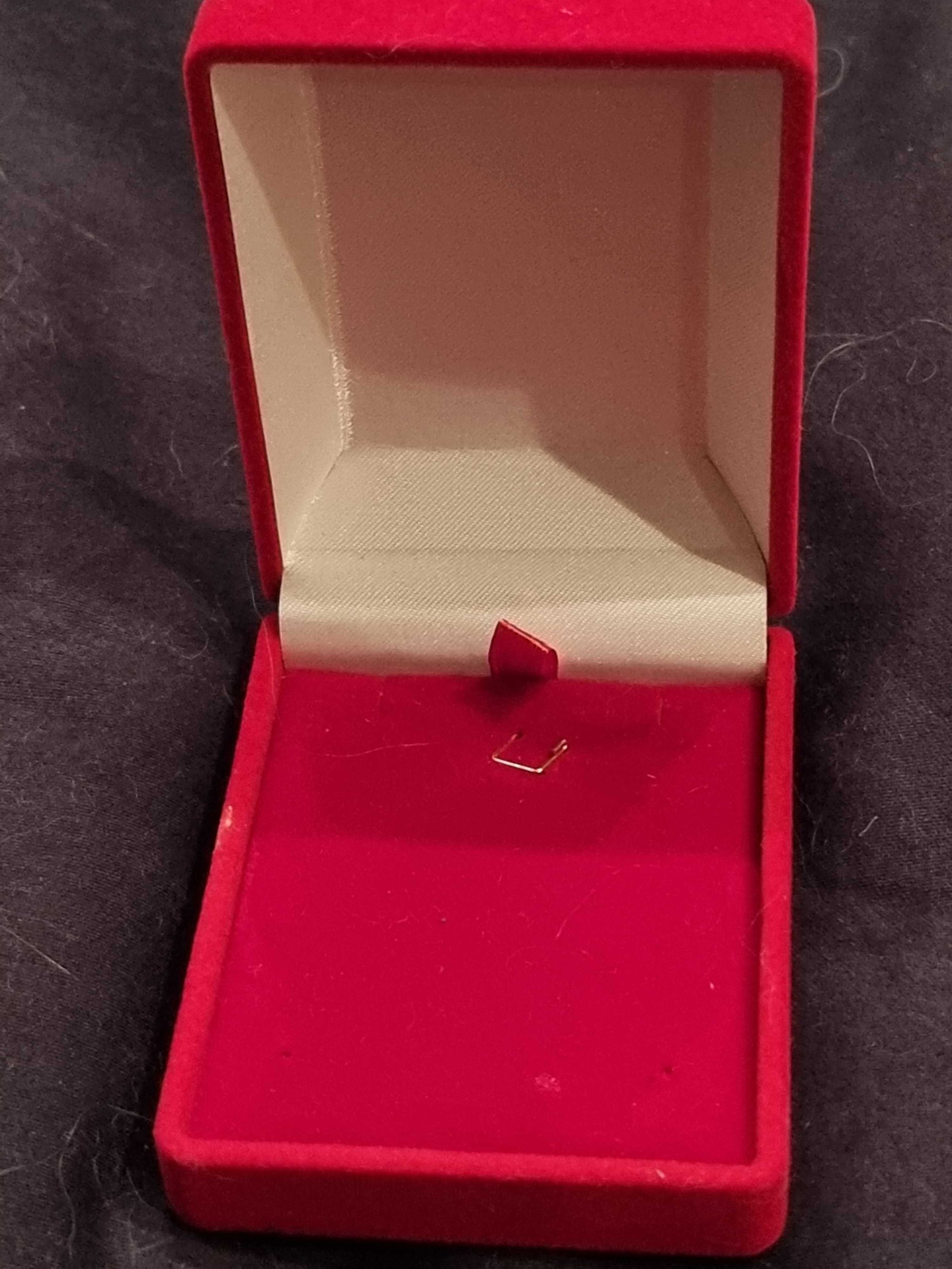 Кутийки за бижута в червен цвят