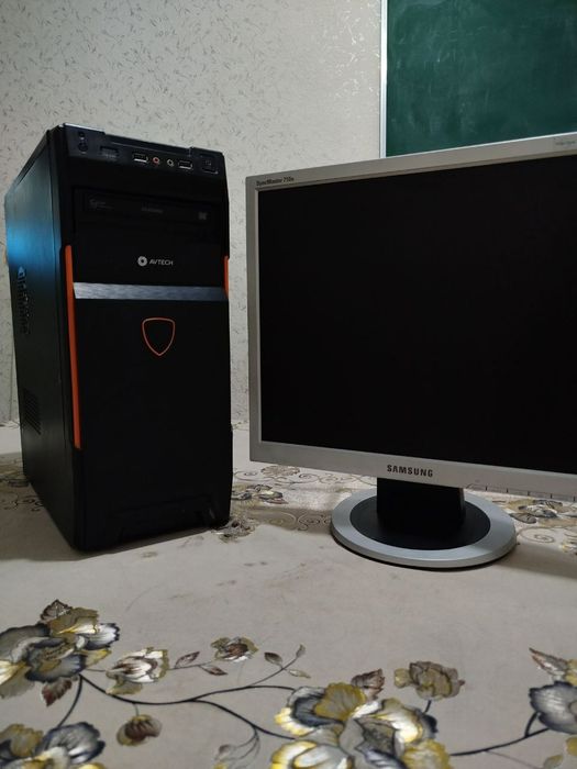 Kompyuter monitor bilan