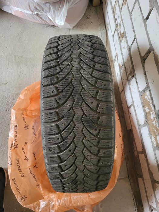 Продам шины на камри