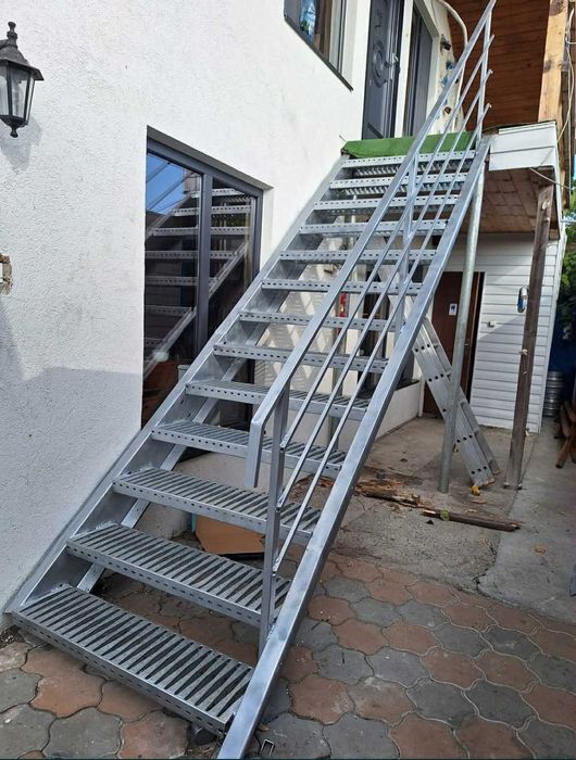 Cofectectionam scării zincate la dimensiunea dorita