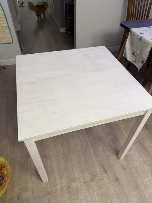 Стол квадратный для кухни