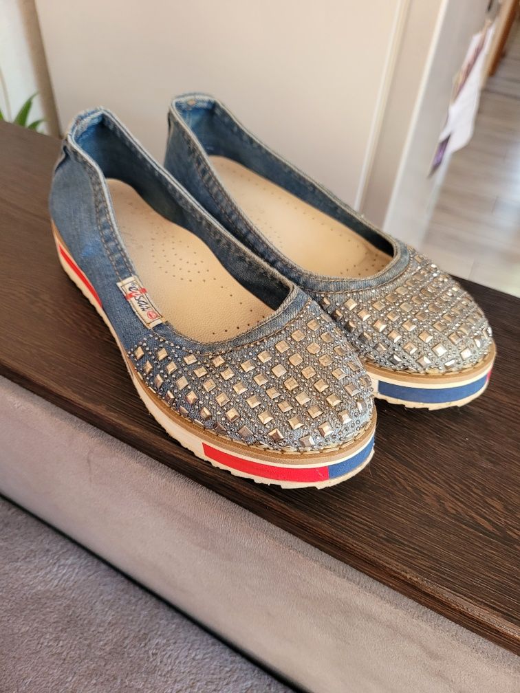 Pantofi blugi nr 36