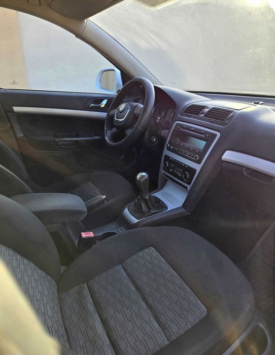 Vând Skoda Octavia
