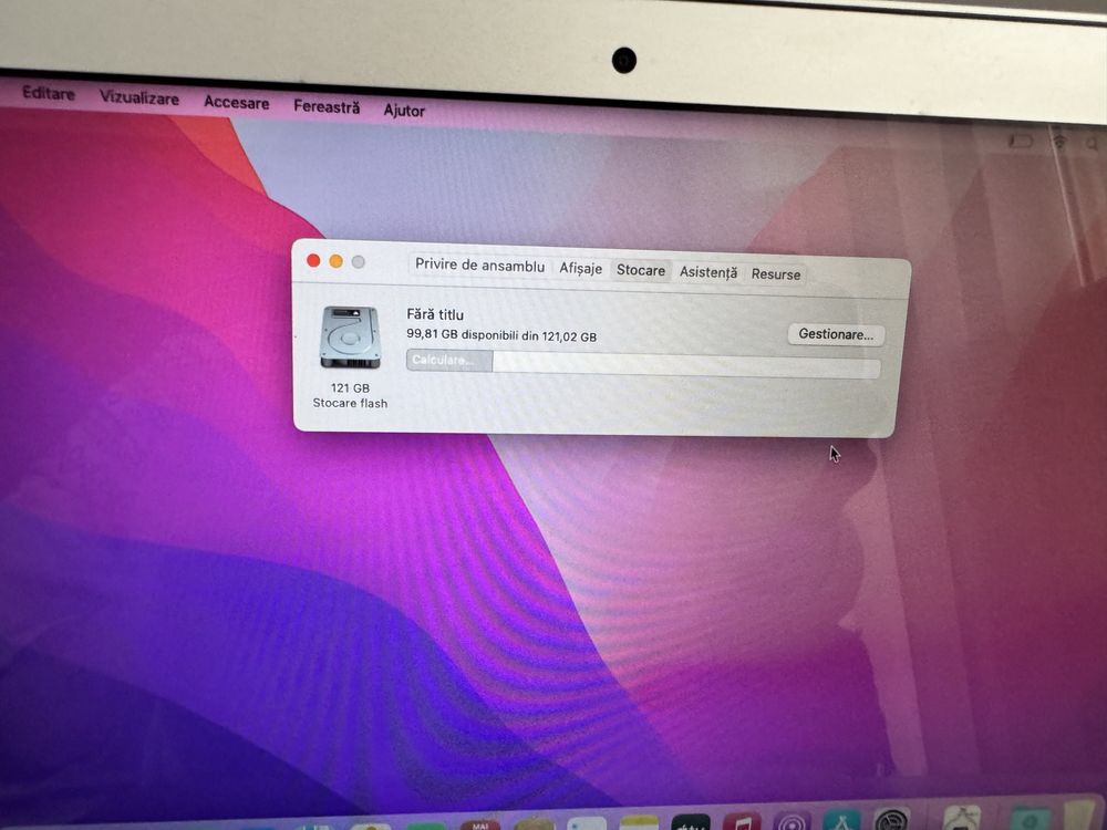 Macbook 11”  2015 a1465 i5 4gb ram ssd 120