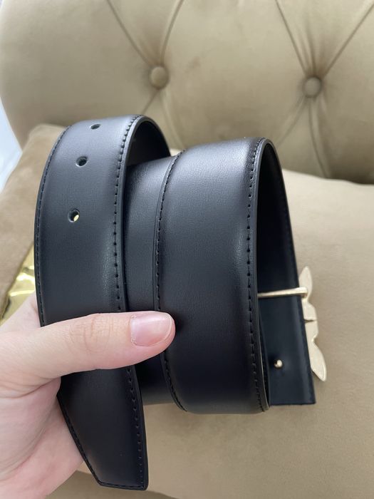 Curea Guess negru-auriu