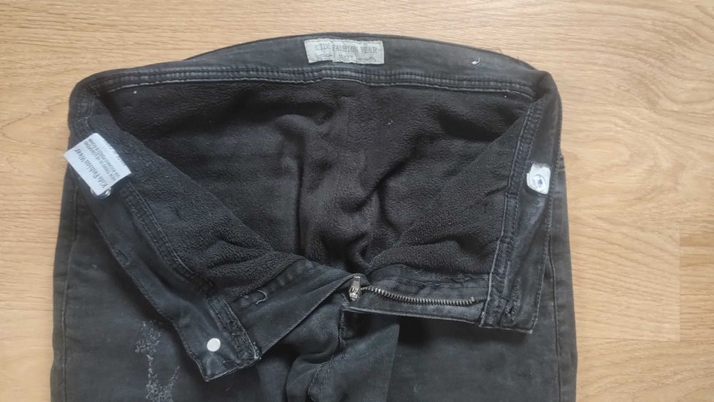 Blugi groși pentru băieți