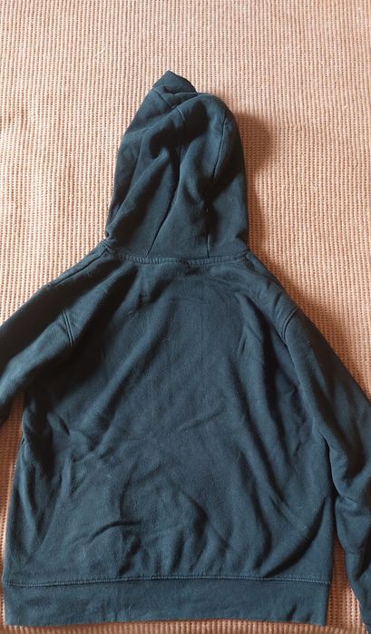 Спортен баскетболен екип и суитшърт