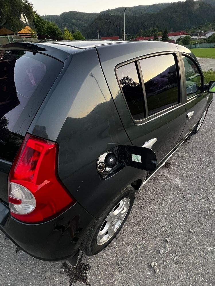 Vand Dacia Sandero 1.6 benzina si gaz