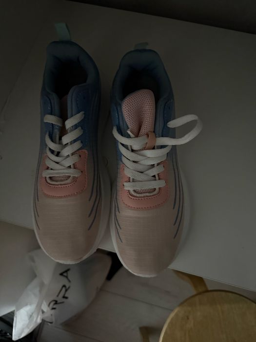 Продам кросовки новые