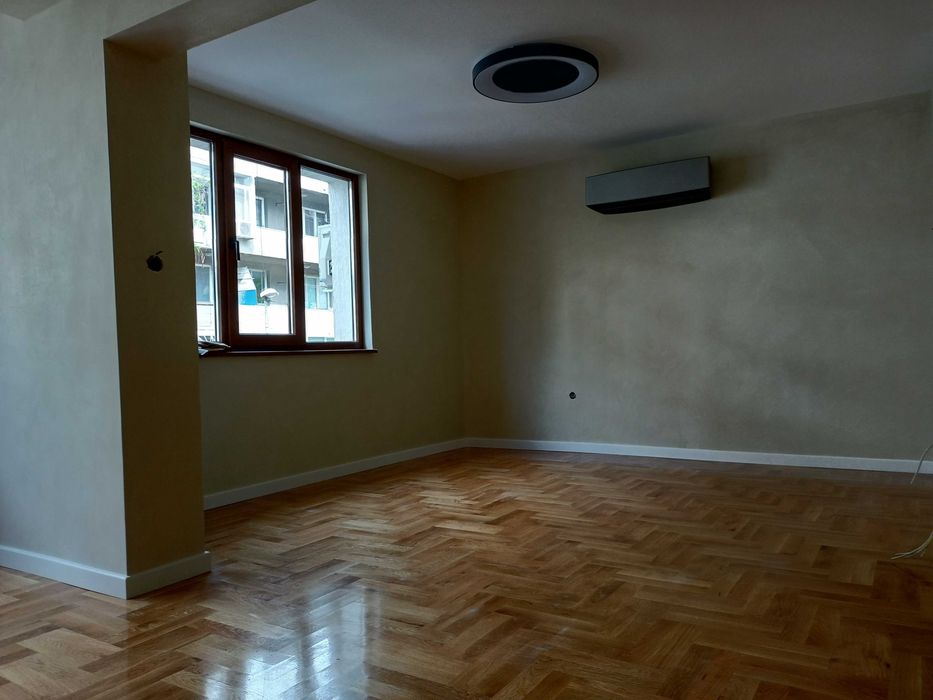 Собственик продава 3 стаен апартамент, Варна, Център