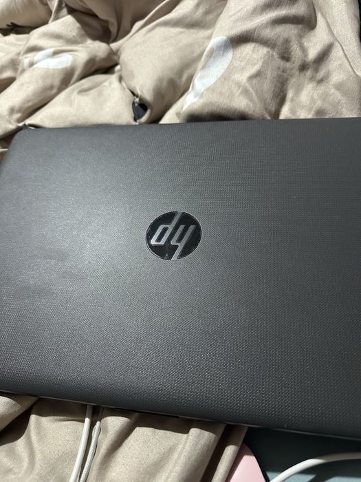 Продавам лаптоп HP