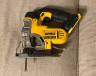 Fierastrau vertical pendular DEWALT DCS331 pe 18V - corp