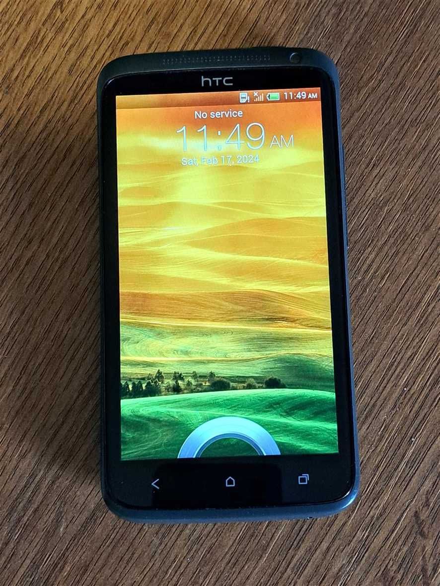 Smartphone HTC one, blocat in Orange