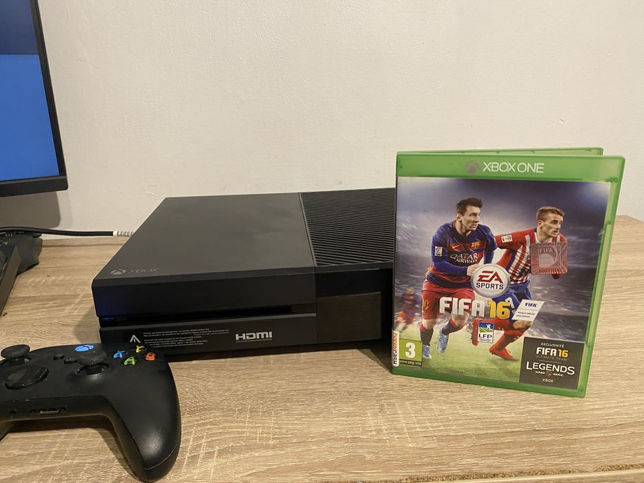 Consola Xbox One 1TB plus maneta xbox series X