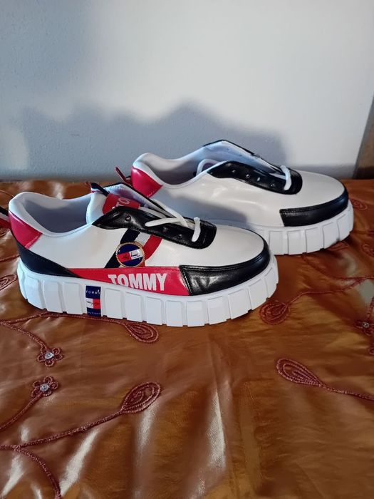 Adidași dama la super preț