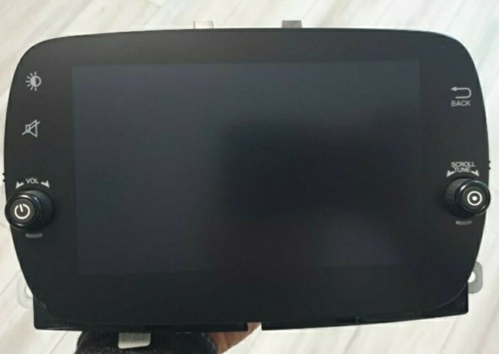 Super preț Navigație originală Fiat 500