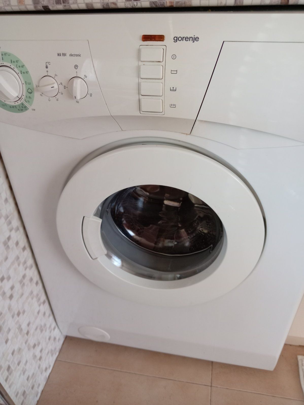 Продавам пералня WA984 electronik