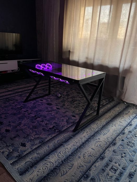 Корпус ПК в столе , стол в который можно установить ваш компьютер