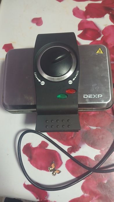 Вафельница WM-1001