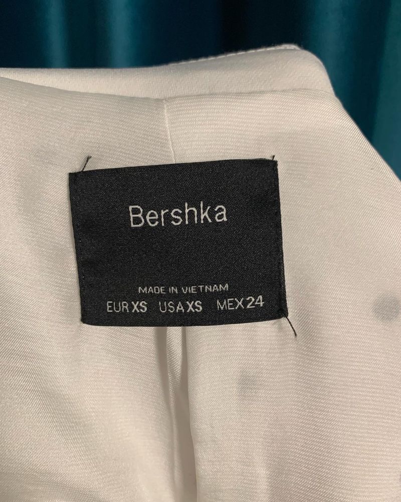 Sacou mărimea Xs nou Bershka