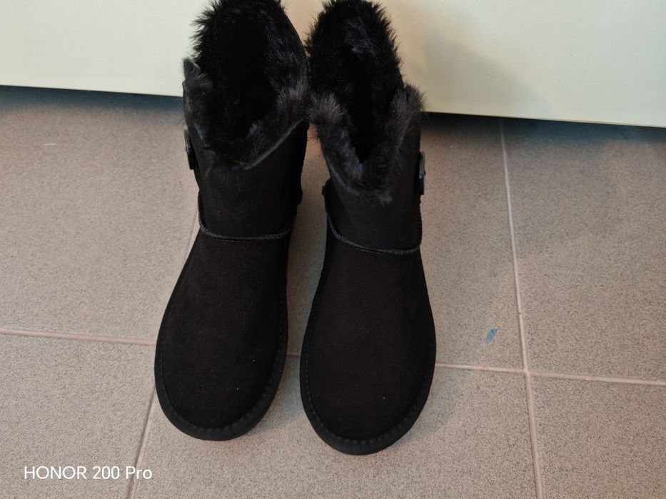 Ghete stil UGG, noi cu eticheta, din piele, negre, marimea 37