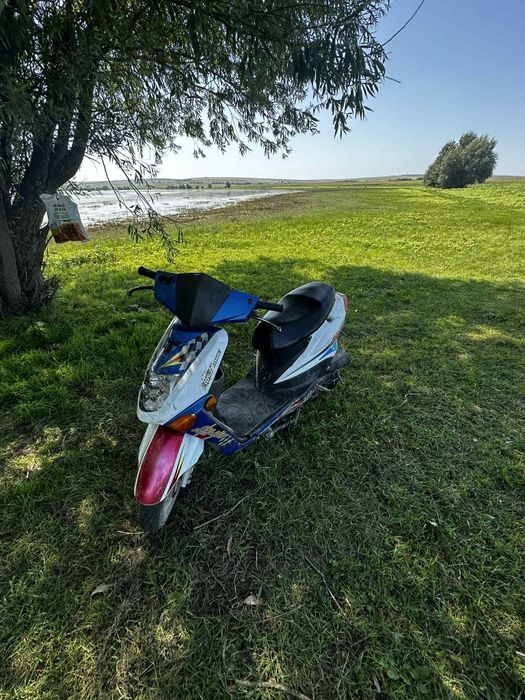 Vând scuter  gy6