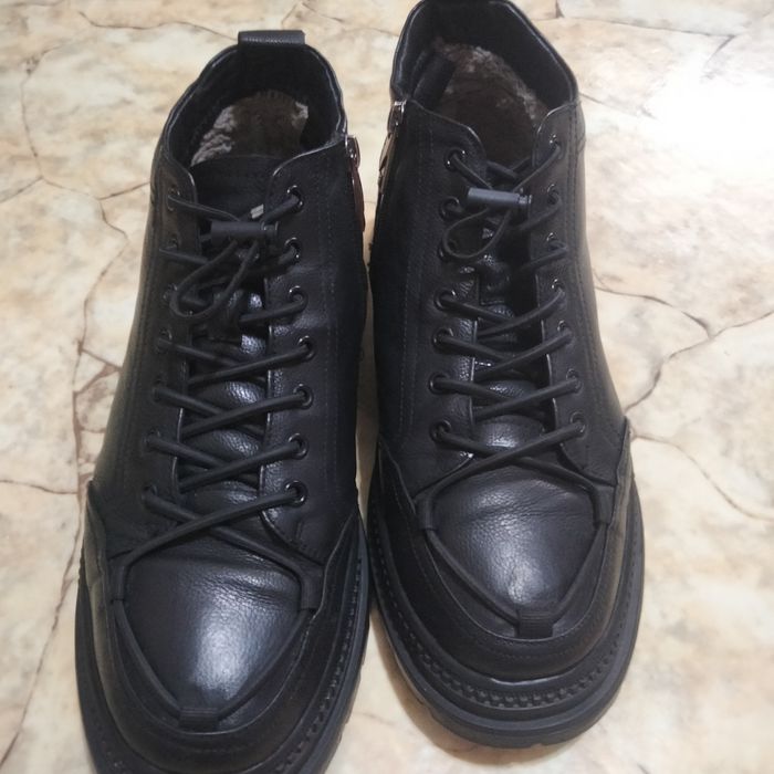 Продам, мужские зимние ботинки.