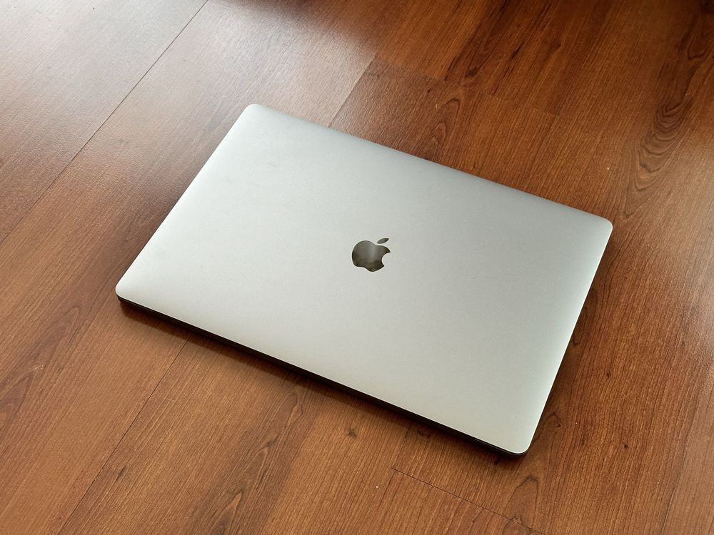 *4TB SSD*/32GB Ram/Macbook Pro 16 2019/i7/32GB Ram/4TB SSD/Radeon 8GB