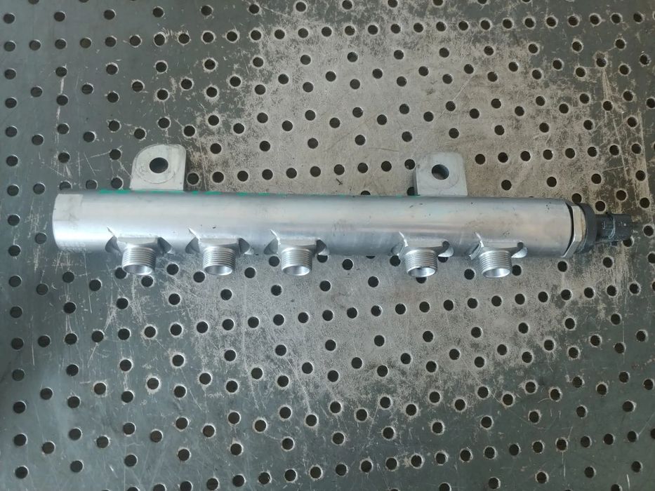 rampa injectoare 3.0 d m16164d  maseati levante 0445216050